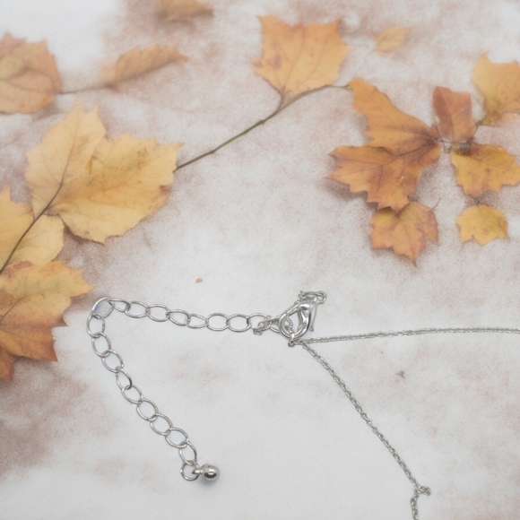 Swarovski Crystal pendant and silver tone necklace - Picture 6 of 7